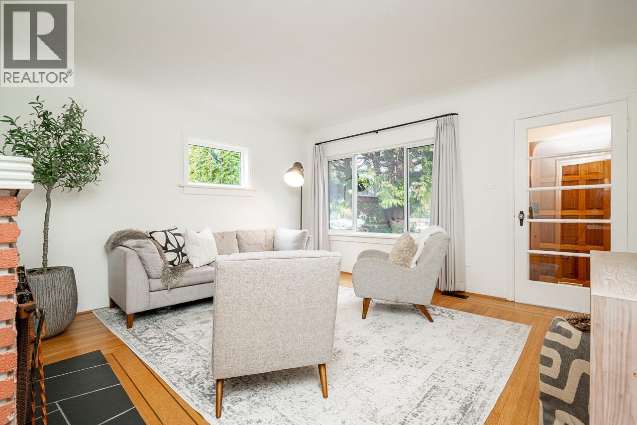134 W 40th Avenue, Vancouver, British Columbia  V5Y 2R2 - Photo 4 - R3117454