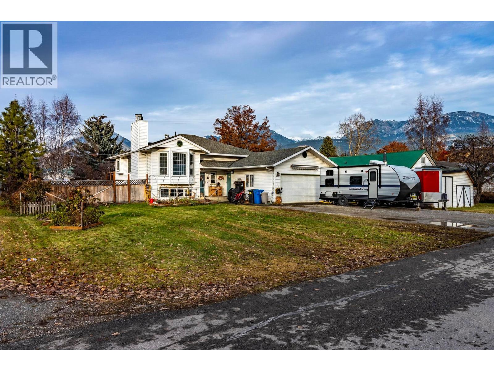 517 12th Street S, Golden, British Columbia  V0A 1H0 - Photo 55 - 10367357