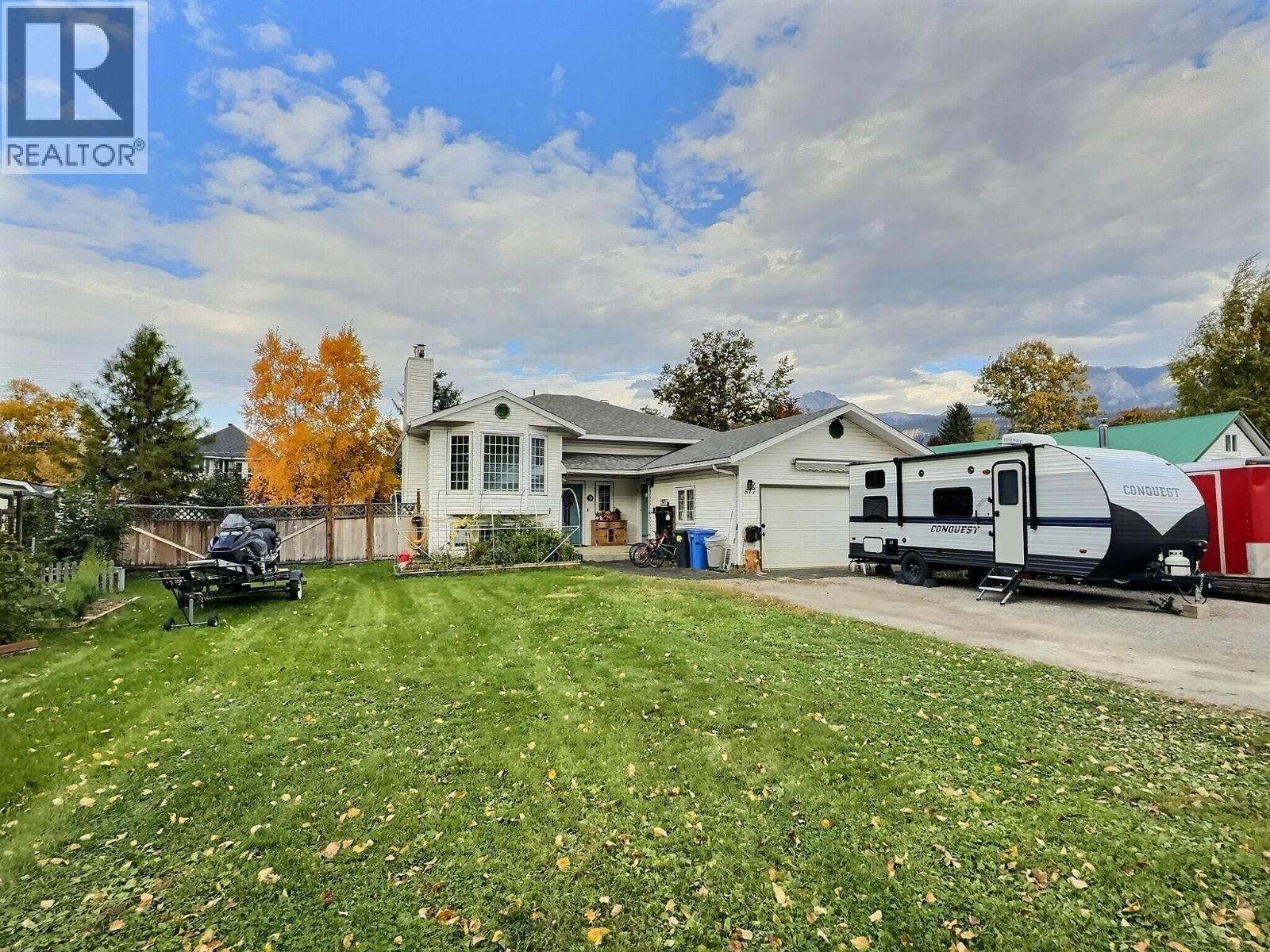 517 12th Street S, Golden, British Columbia  V0A 1H0 - Photo 54 - 10367357
