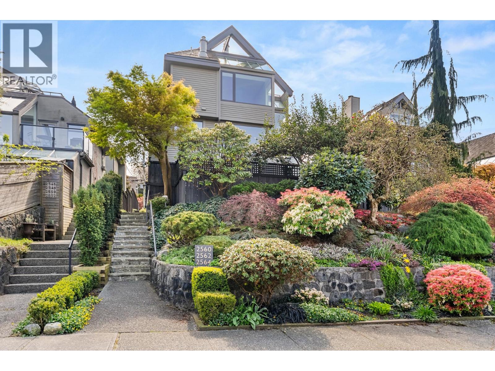 2564 W 1st Avenue, Vancouver, British Columbia  V6K 1G7 - Photo 2 - R3115693