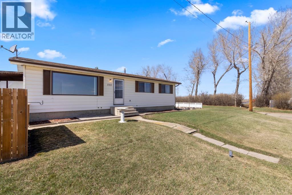 335 1 Street, Irricana, Alberta  T0M 1B0 - Photo 1 - A2303388
