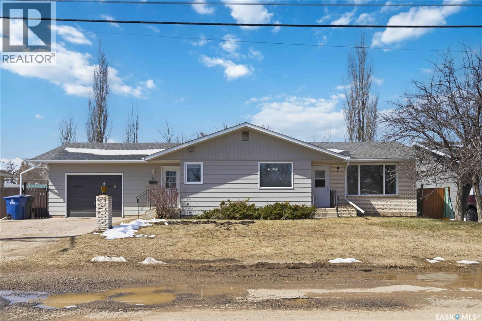 8 Park Avenue, Langham, Saskatchewan  S0K 2L0 - Photo 2 - SK034620