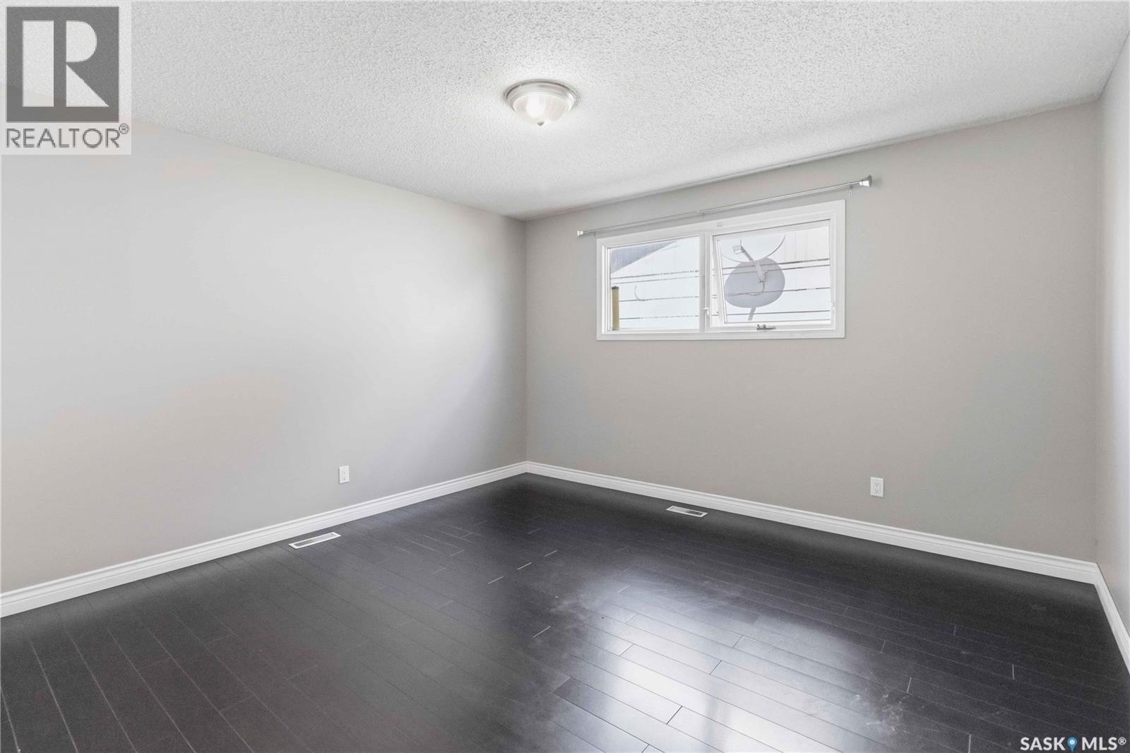 8 Park Avenue, Langham, Saskatchewan  S0K 2L0 - Photo 23 - SK034620