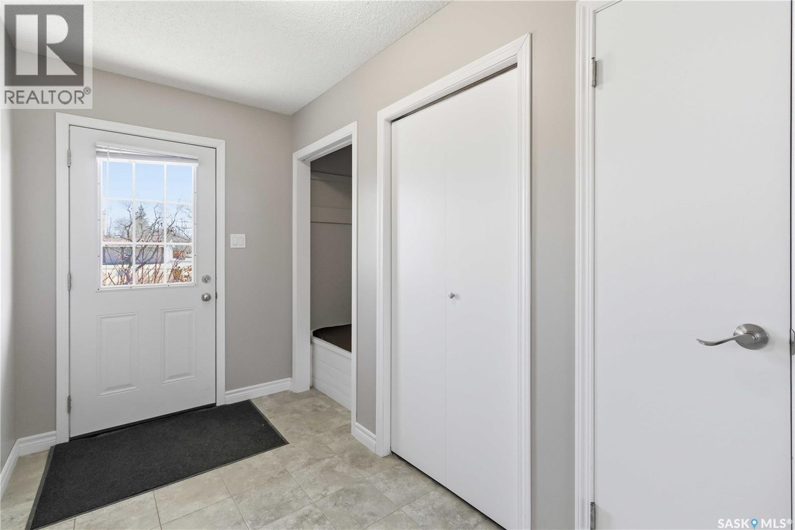 8 Park Avenue, Langham, Saskatchewan  S0K 2L0 - Photo 3 - SK034620
