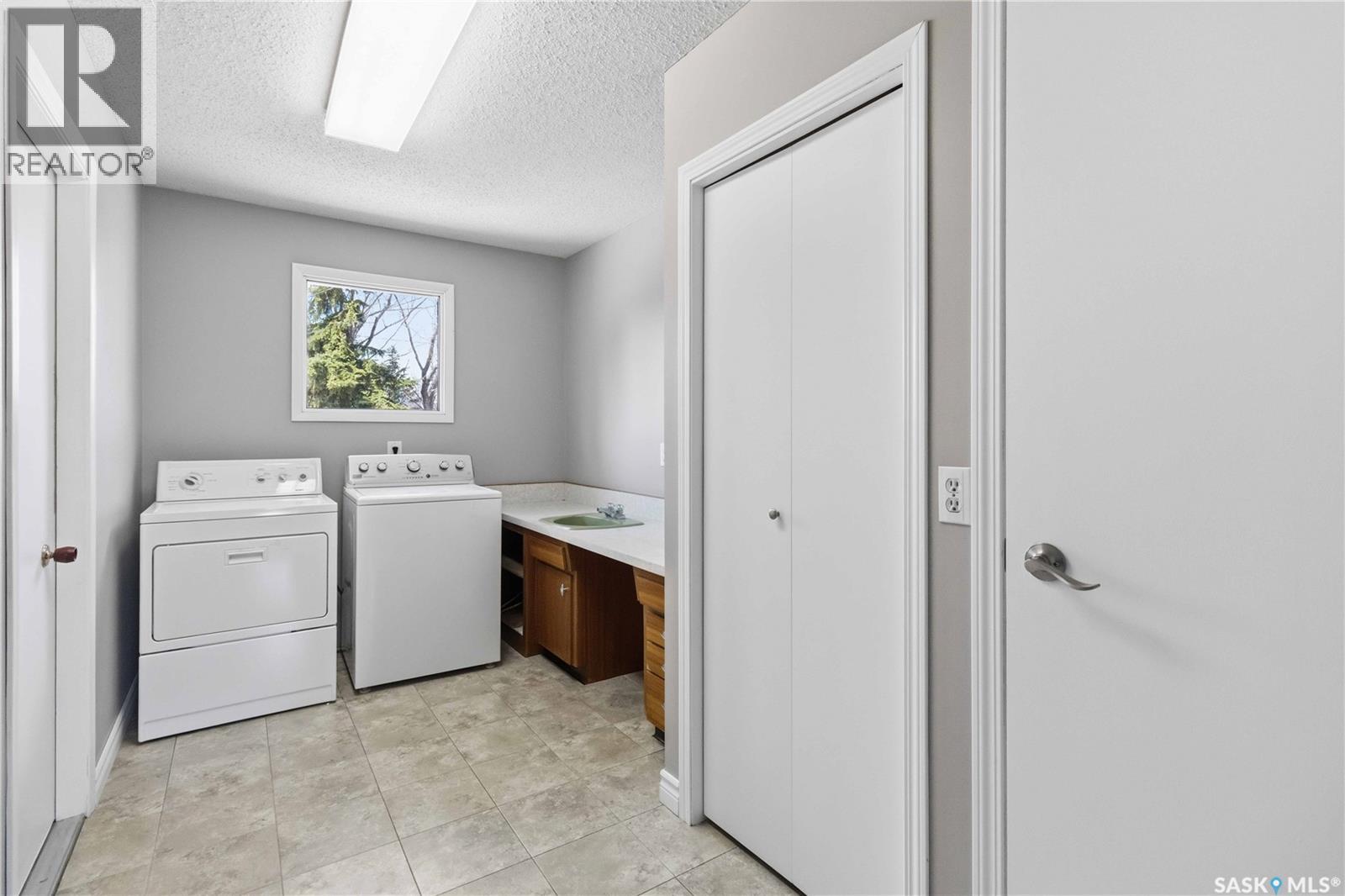 8 Park Avenue, Langham, Saskatchewan  S0K 2L0 - Photo 4 - SK034620