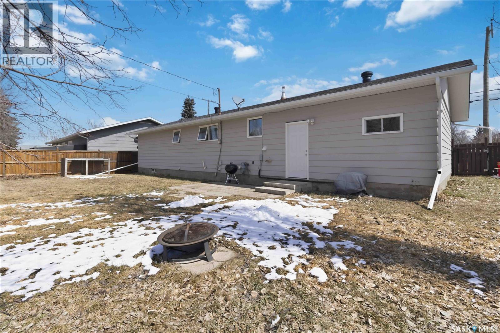 8 Park Avenue, Langham, Saskatchewan  S0K 2L0 - Photo 46 - SK034620
