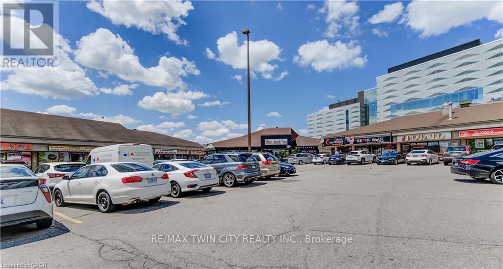 170 University Avenue, Waterloo, Ontario  N2L 3E9 - Photo 2 - X13071886