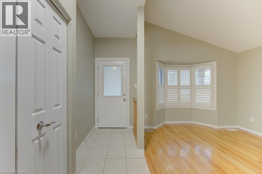 431 Lausanne Crescent, Waterloo, Ontario  N2T 2X6 - Photo 2 - 40826350