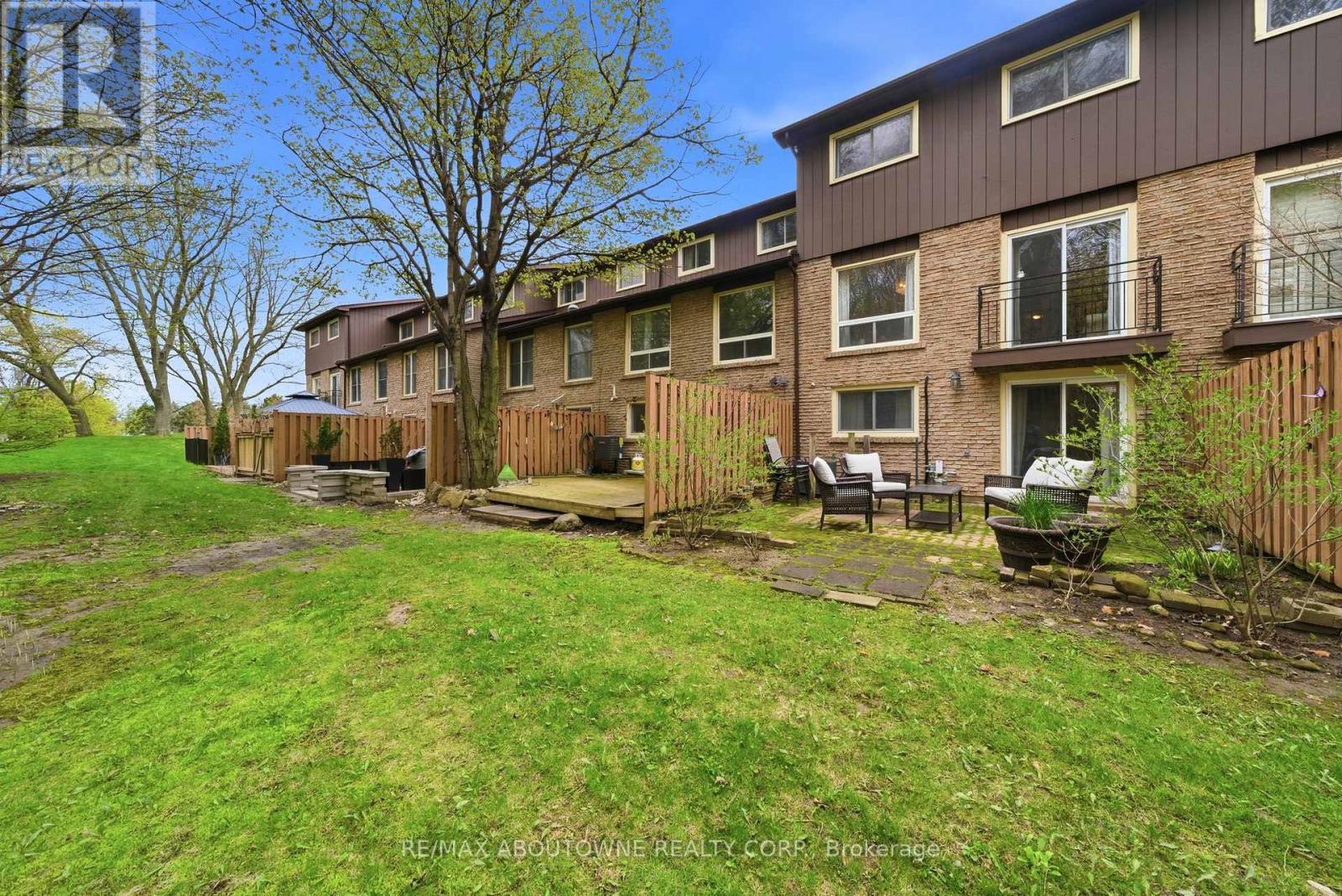 49 - 2301 Cavendish Drive, Burlington, Ontario  L7P 3M3 - Photo 36 - W13071436