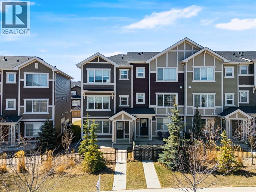 205 Sundown Road, Cochrane, Alberta  T4C 2M6 - Photo 1 - A2305216