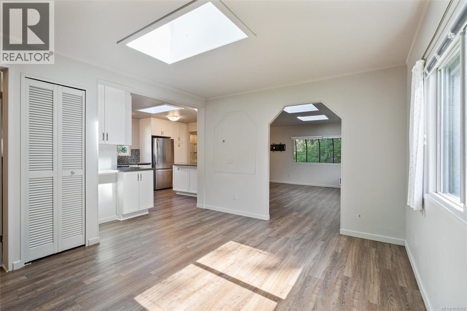 2111 Summergate Blvd, Sidney, British Columbia  V8L 4K9 - Photo 12 - 1032370