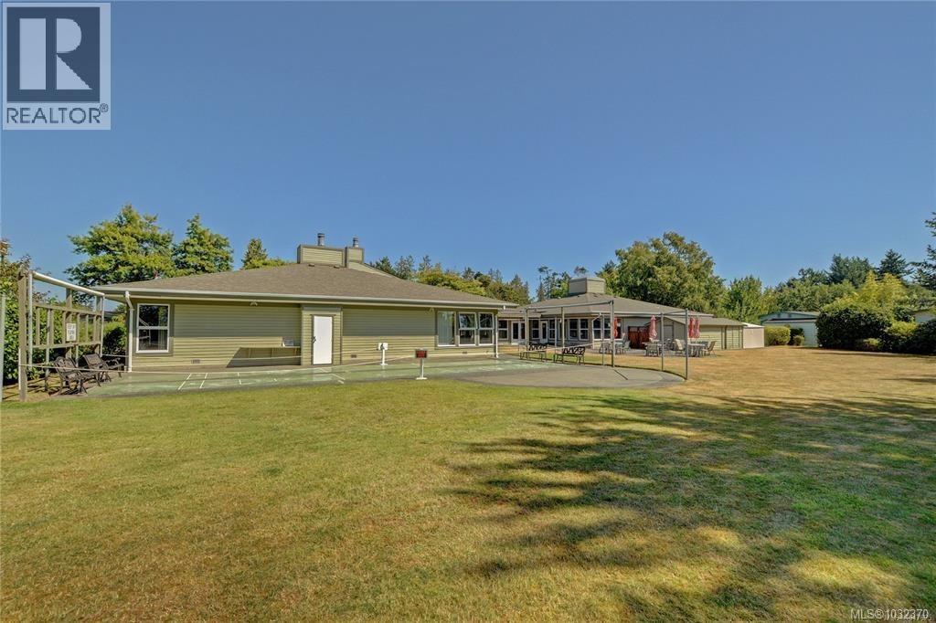 2111 Summergate Blvd, Sidney, British Columbia  V8L 4K9 - Photo 34 - 1032370