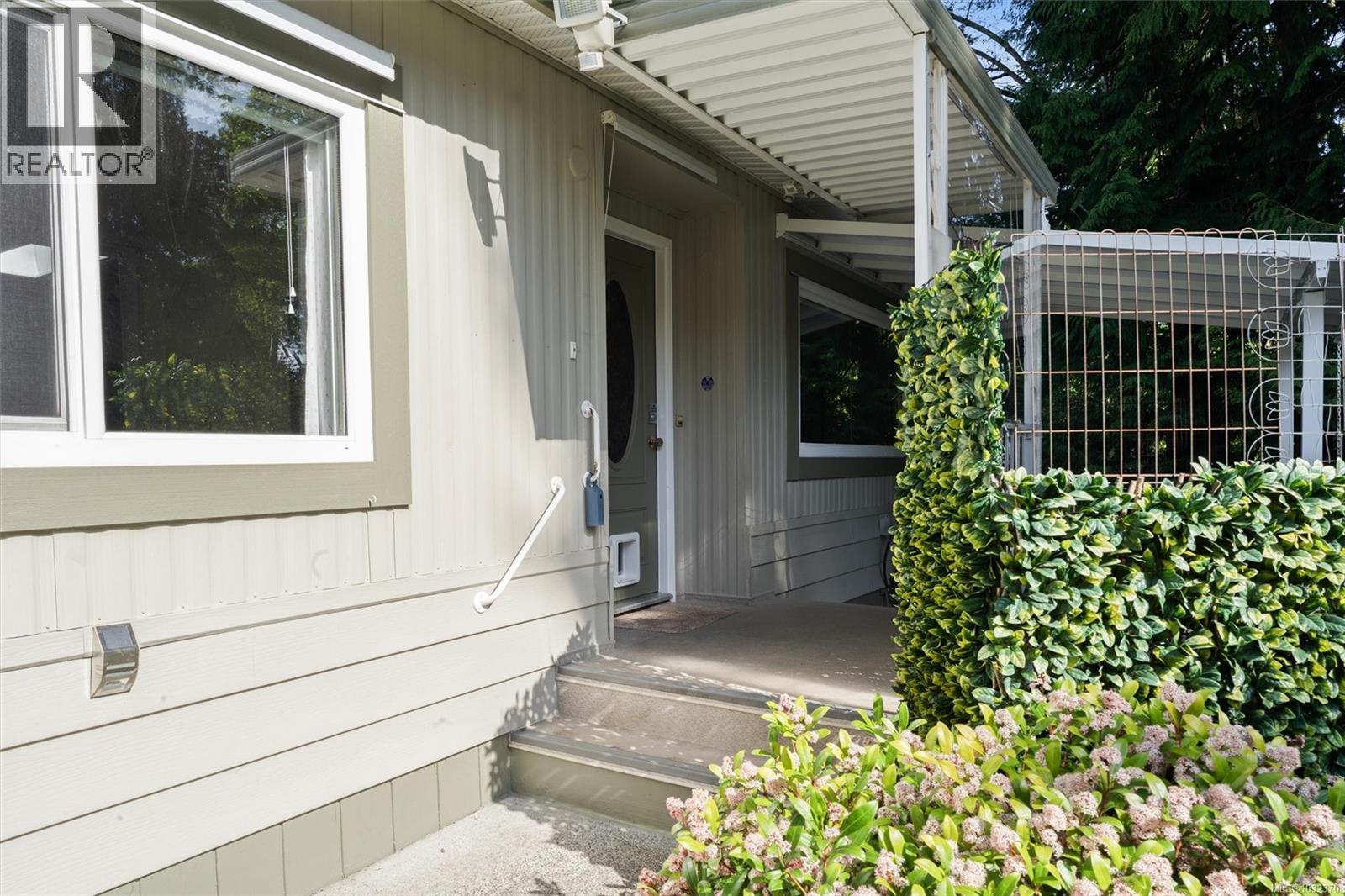 2111 Summergate Blvd, Sidney, British Columbia  V8L 4K9 - Photo 25 - 1032370