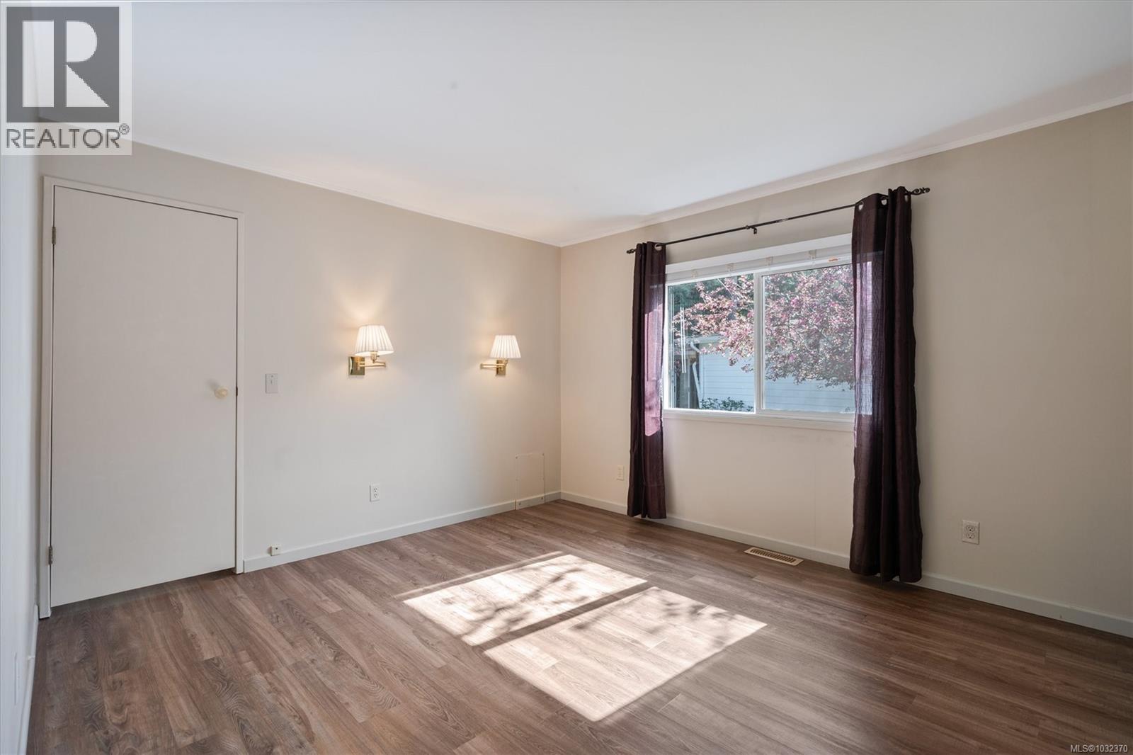 2111 Summergate Blvd, Sidney, British Columbia  V8L 4K9 - Photo 14 - 1032370