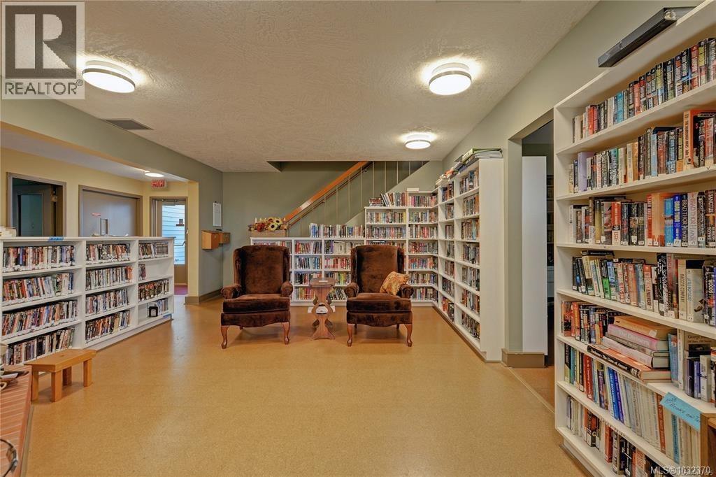 2111 Summergate Blvd, Sidney, British Columbia  V8L 4K9 - Photo 30 - 1032370