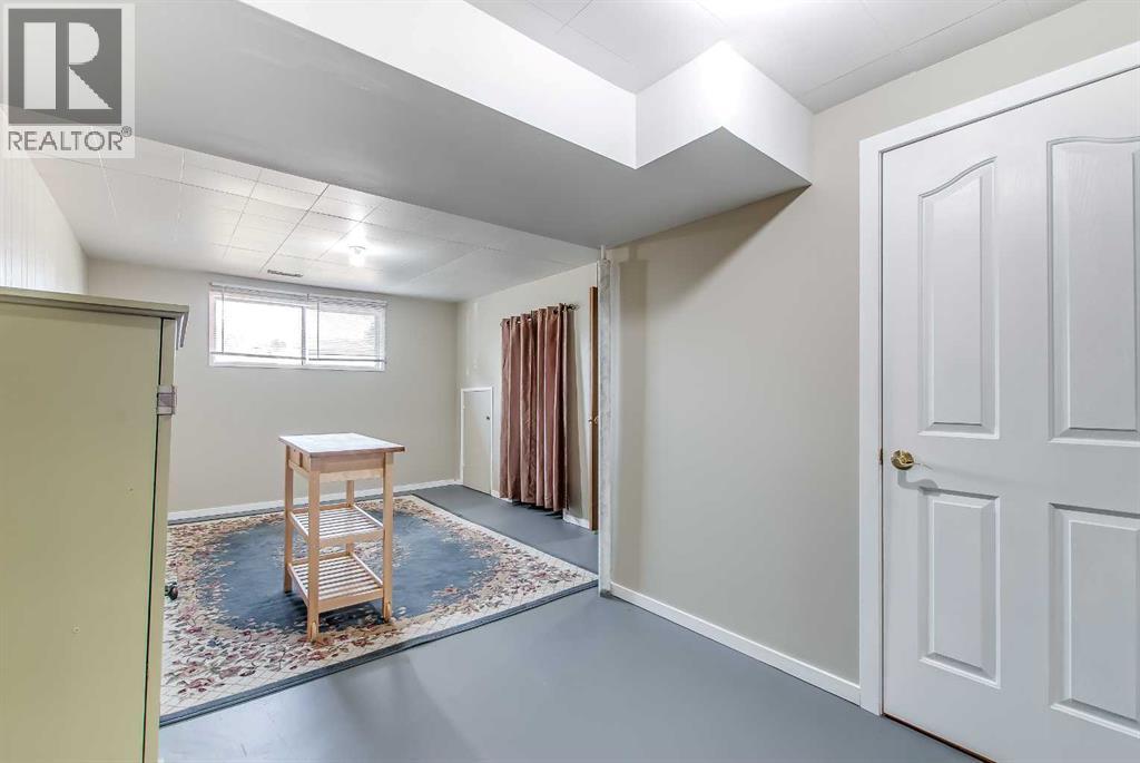 375 18 Street Ne, Medicine Hat, Alberta  T1C 1A7 - Photo 34 - A2305760