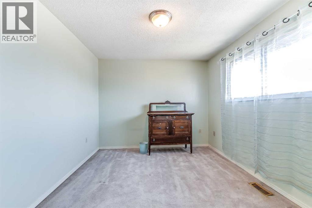 375 18 Street Ne, Medicine Hat, Alberta  T1C 1A7 - Photo 28 - A2305760