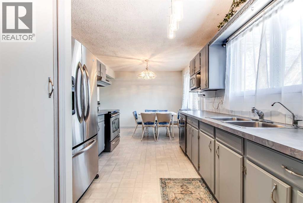 375 18 Street Ne, Medicine Hat, Alberta  T1C 1A7 - Photo 10 - A2305760
