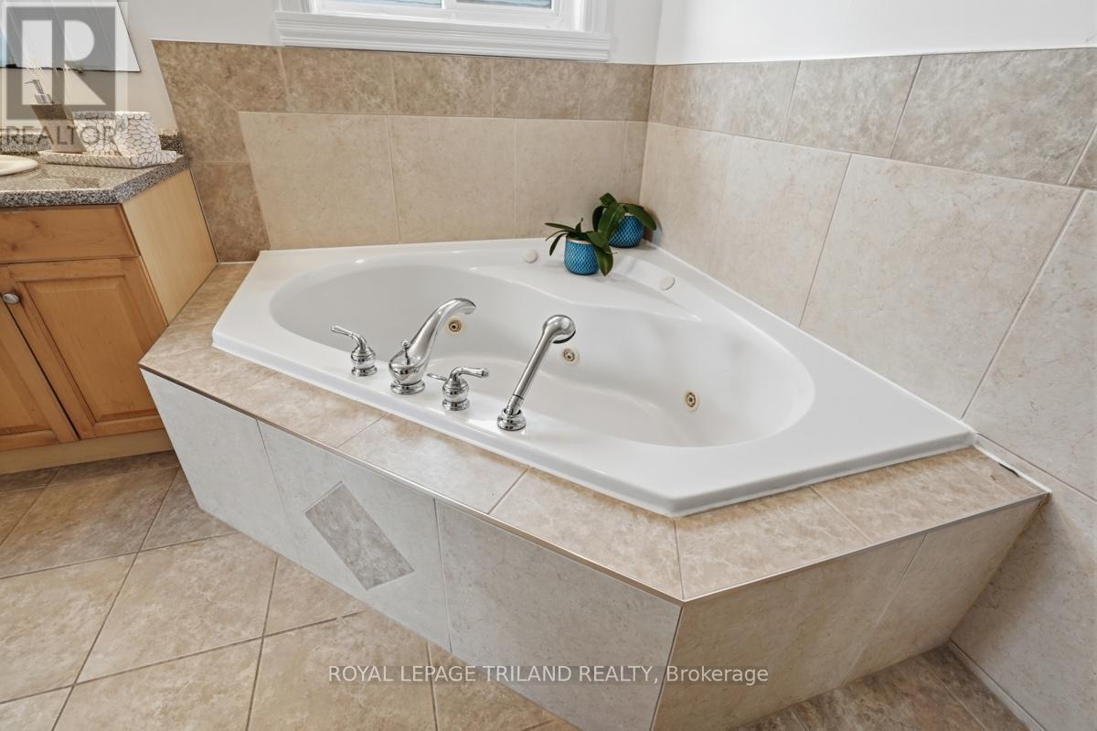 1687 Seymour Crescent, London North, Ontario  N6G 5N5 - Photo 23 - X13072106