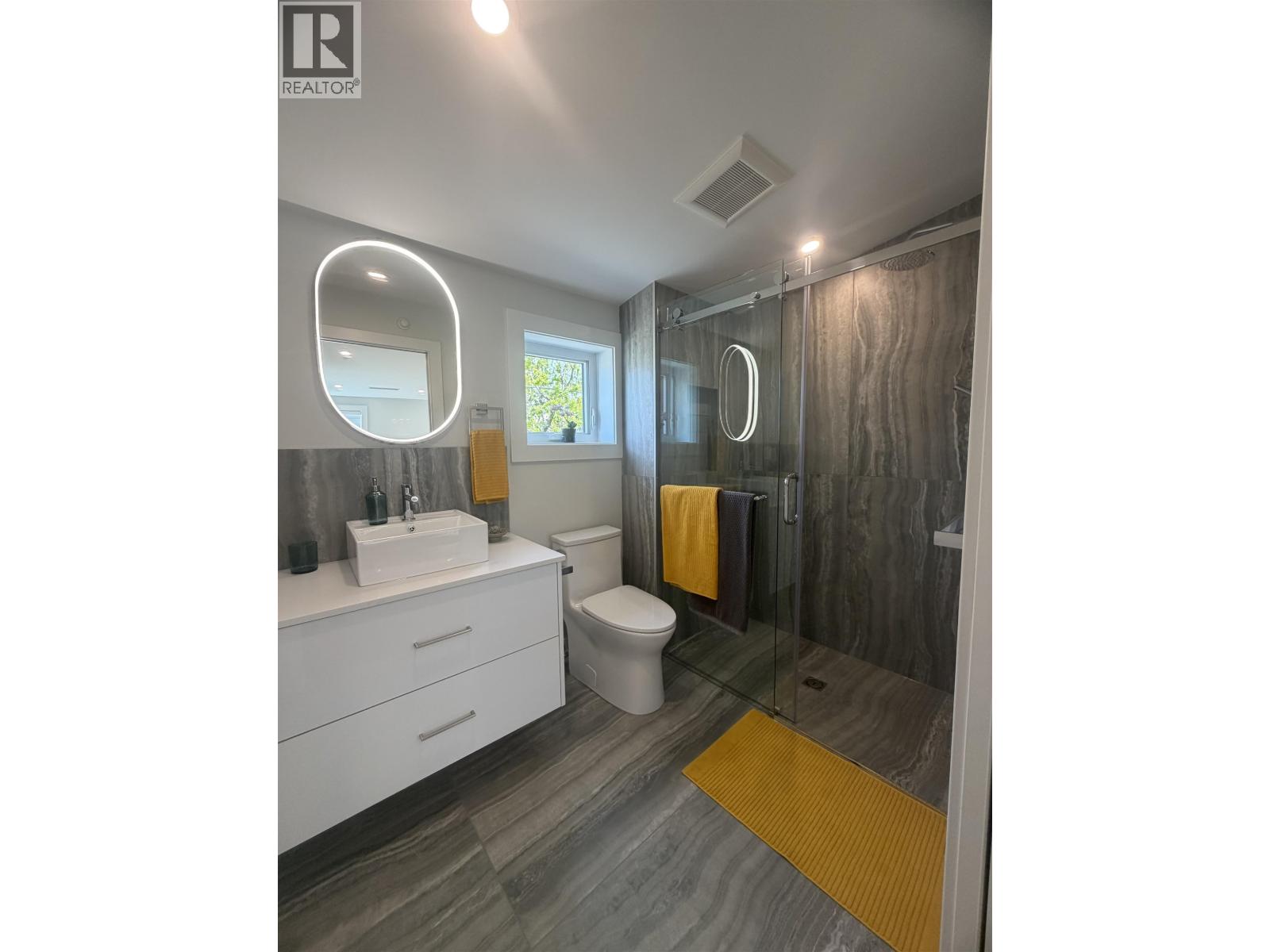 3762 Fleming Street, Vancouver, British Columbia  V5N 3W2 - Photo 12 - R3108986