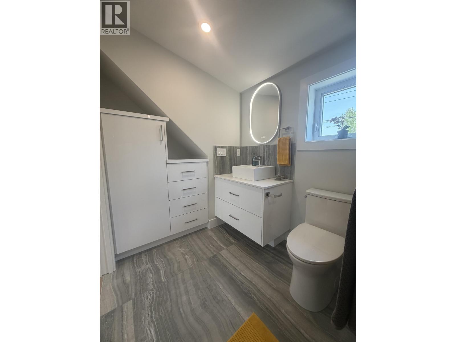 3762 Fleming Street, Vancouver, British Columbia  V5N 3W2 - Photo 13 - R3108986
