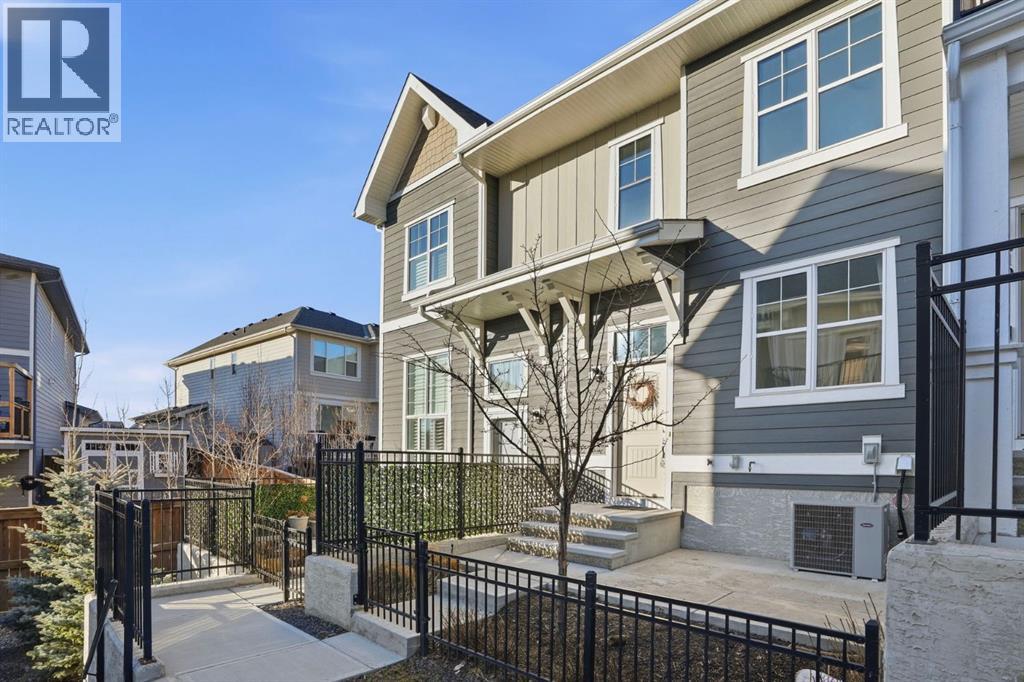 812 Cranbrook Walk SE, Calgary, Alberta