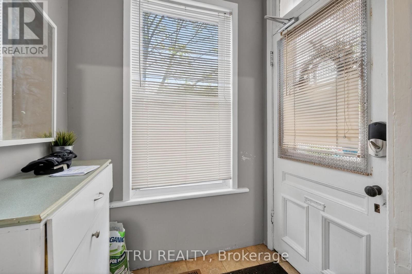 84 James Street, Ottawa, Ontario  K1R 5M3 - Photo 2 - X13072216
