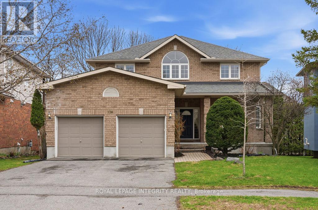 136 SHAUGHNESSY CRESCENT, Ottawa, Ontario