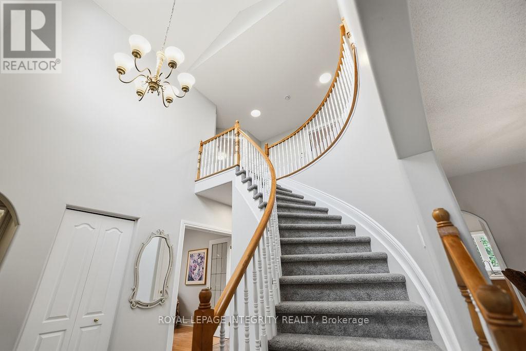 136 Shaughnessy Crescent, Ottawa, Ontario  K2K 2N3 - Photo 3 - X13072234