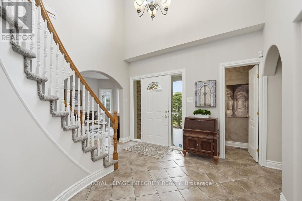 136 Shaughnessy Crescent, Ottawa, Ontario  K2K 2N3 - Photo 4 - X13072234