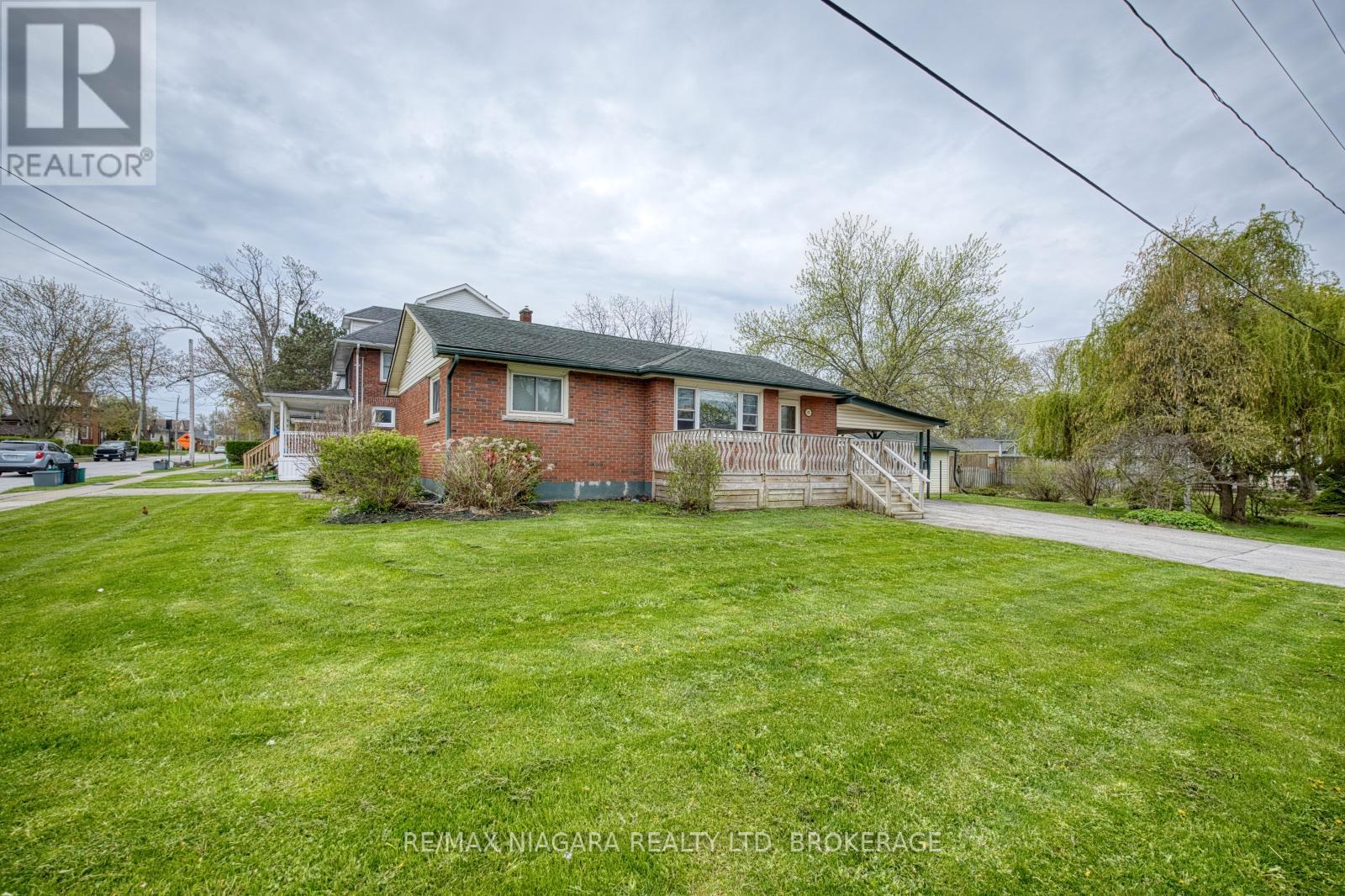 301 Highland Avenue, Fort Erie, Ontario  L2A 2Y1 - Photo 2 - X13072280