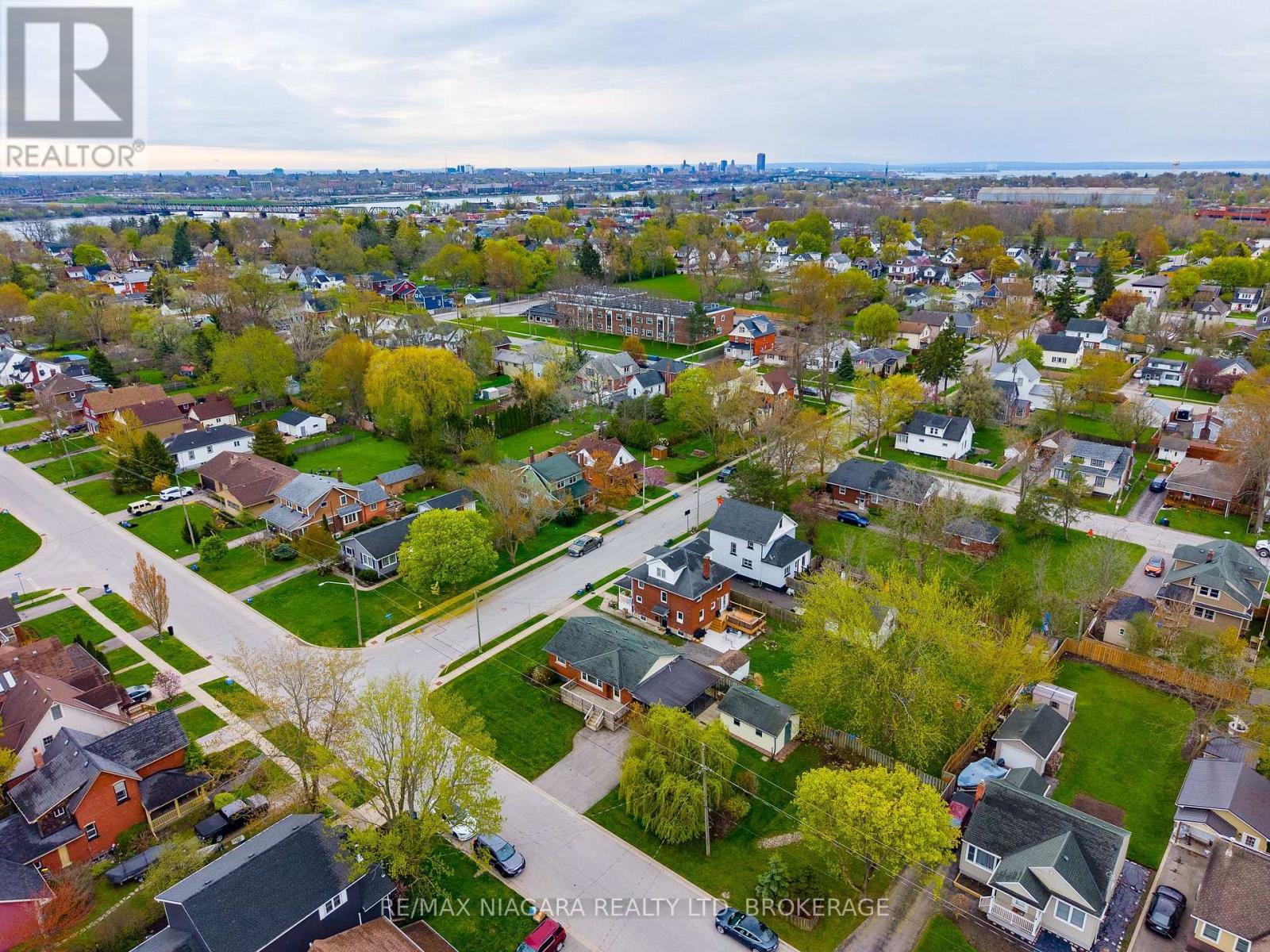 301 Highland Avenue, Fort Erie, Ontario  L2A 2Y1 - Photo 35 - X13072280