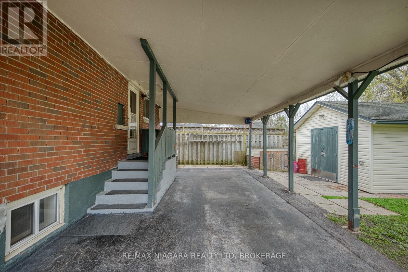 301 Highland Avenue, Fort Erie, Ontario  L2A 2Y1 - Photo 4 - X13072280