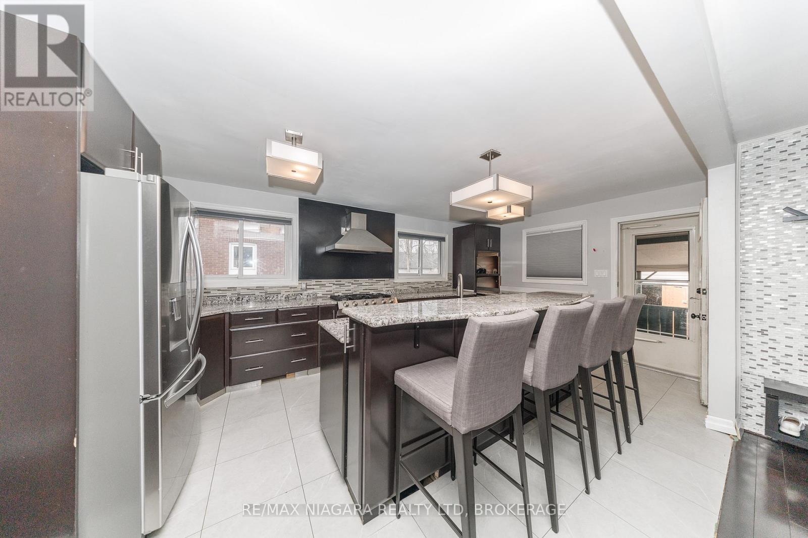 301 Highland Avenue, Fort Erie, Ontario  L2A 2Y1 - Photo 9 - X13072280