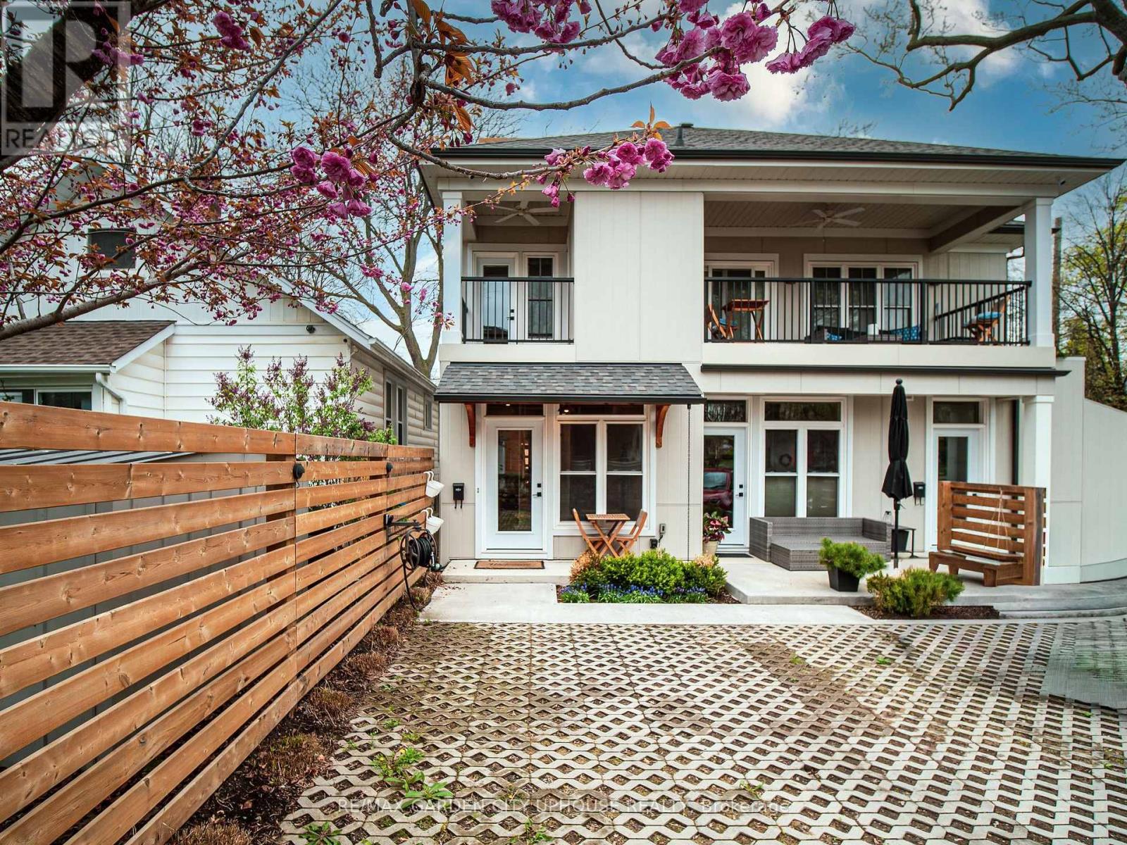 A - 166 Russell Avenue, St. Catharines, Ontario  L2R 1W6 - Photo 1 - X13072302