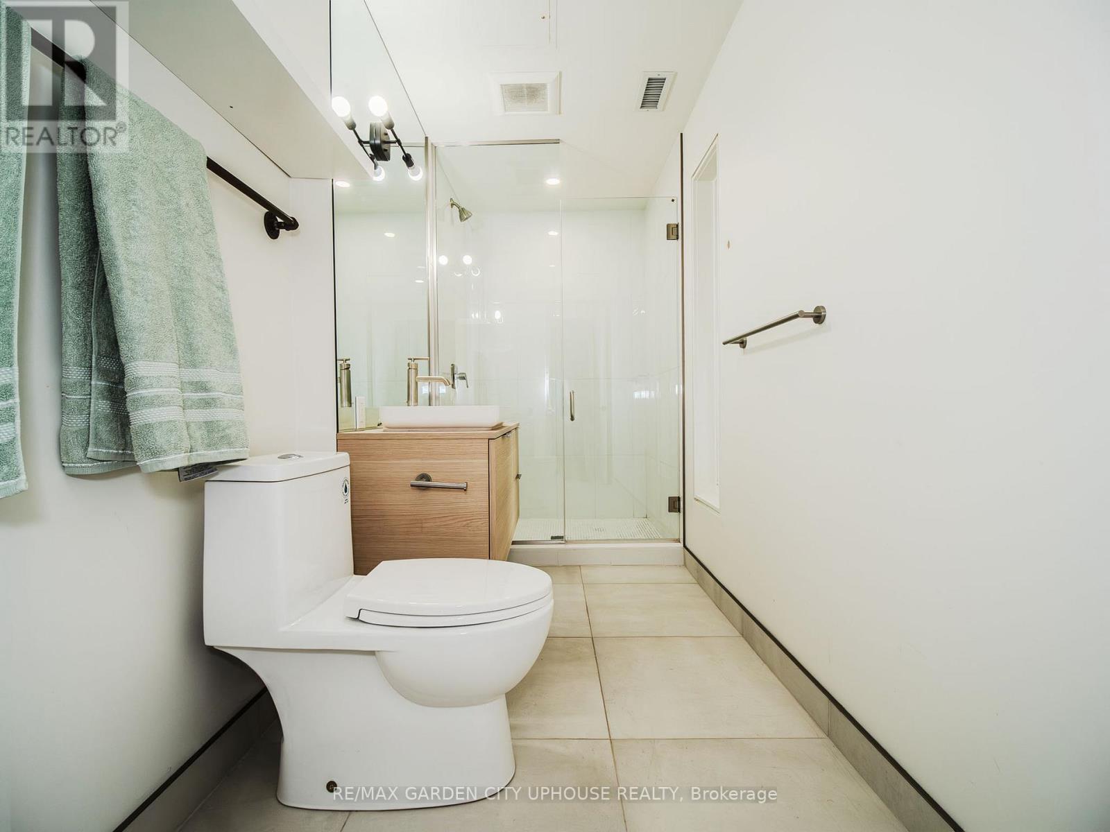 A - 166 Russell Avenue, St. Catharines, Ontario  L2R 1W6 - Photo 13 - X13072302