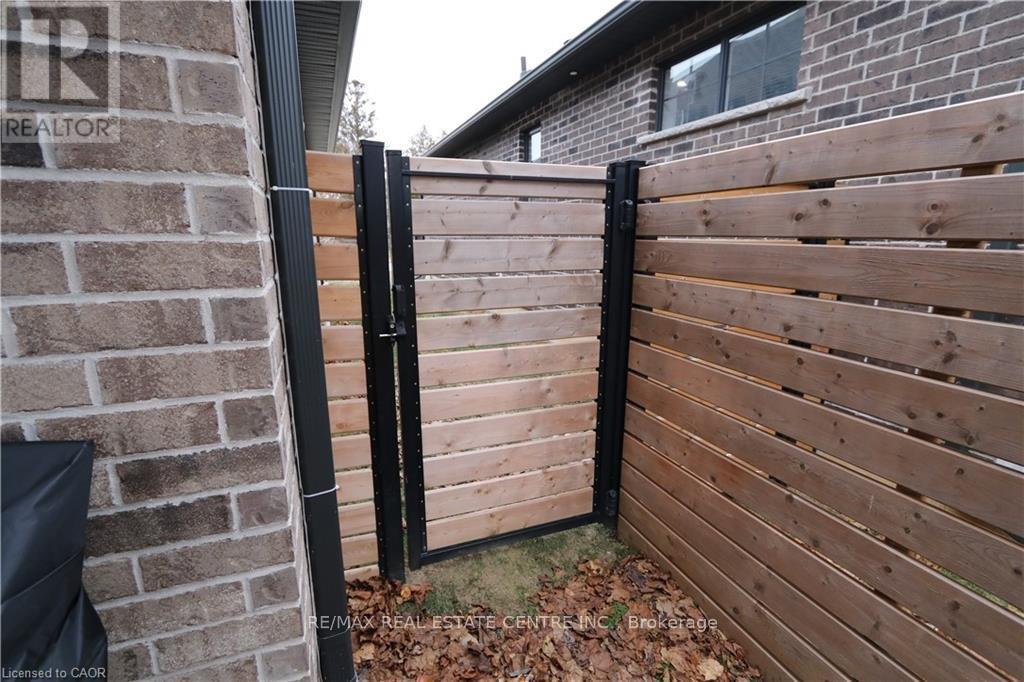 87a Abigail Avenue, Brantford, Ontario  N3R 4S4 - Photo 26 - X12692548