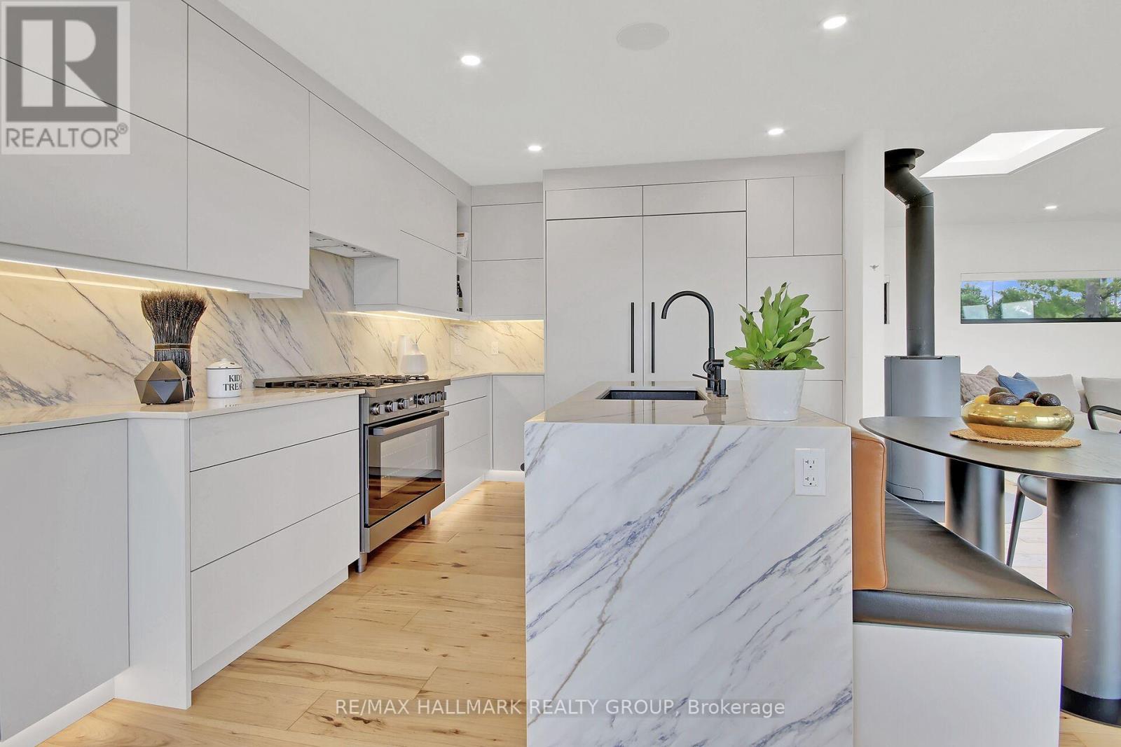 227 Grandview Road, Ottawa, Ontario  K2H 8B9 - Photo 15 - X12550718
