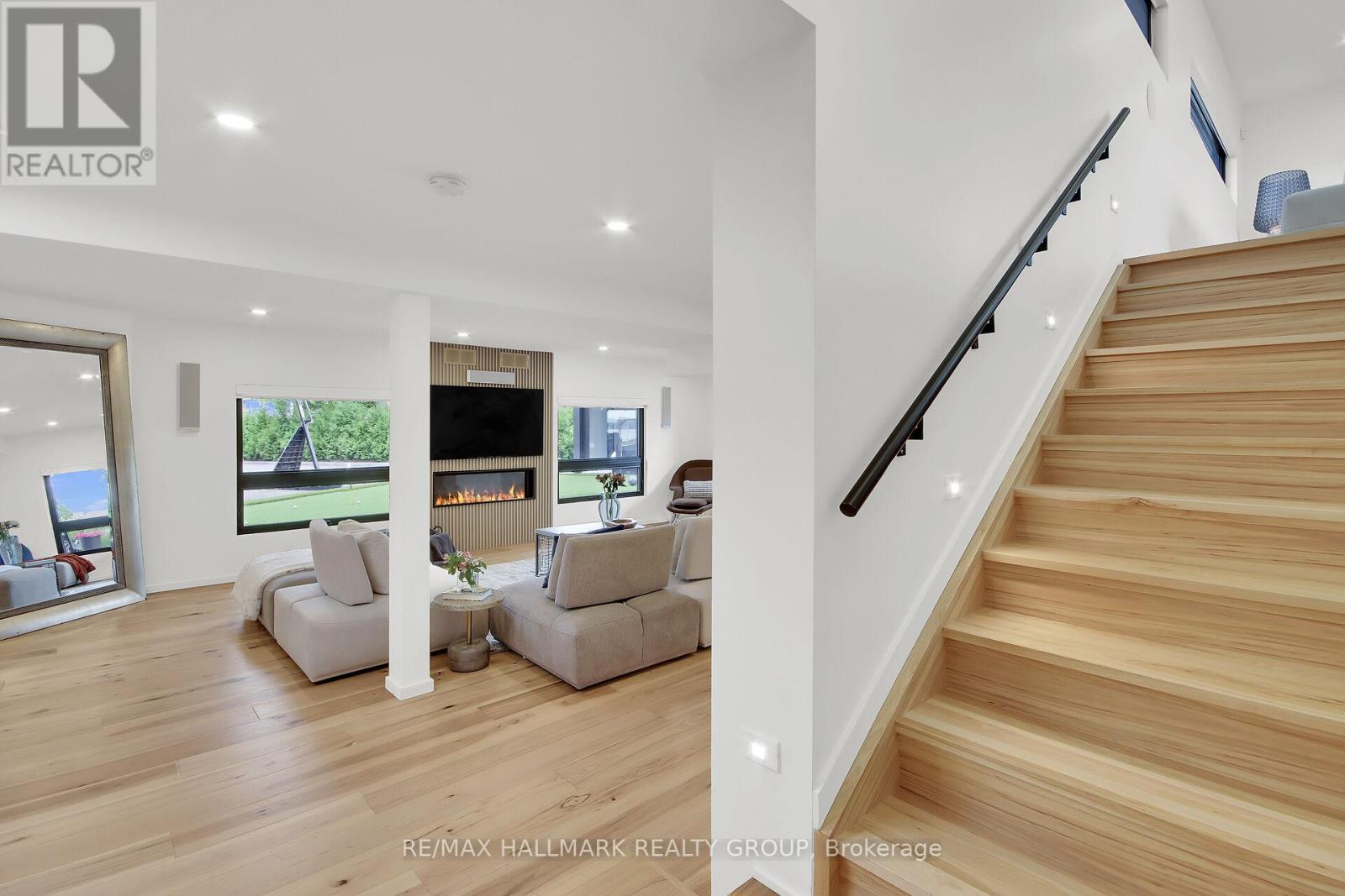 227 Grandview Road, Ottawa, Ontario  K2H 8B9 - Photo 9 - X12550718