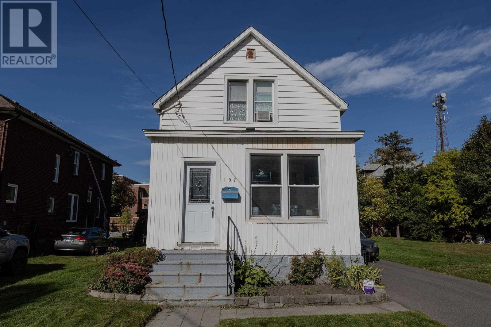 137 Pilgrim St, Sault Ste. Marie, Ontario  P6A 3E8 - Photo 3 - SM253344