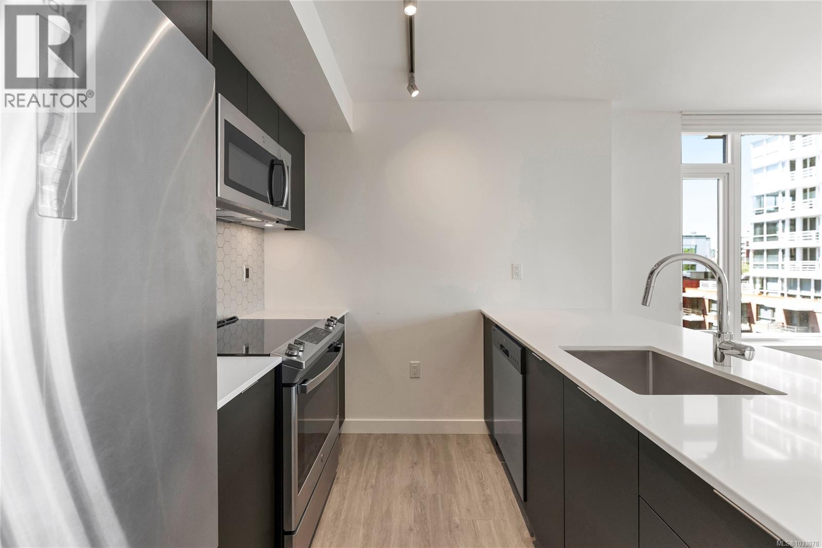608 845 Johnson St, Victoria, British Columbia  V8W 0G3 - Photo 8 - 1033878