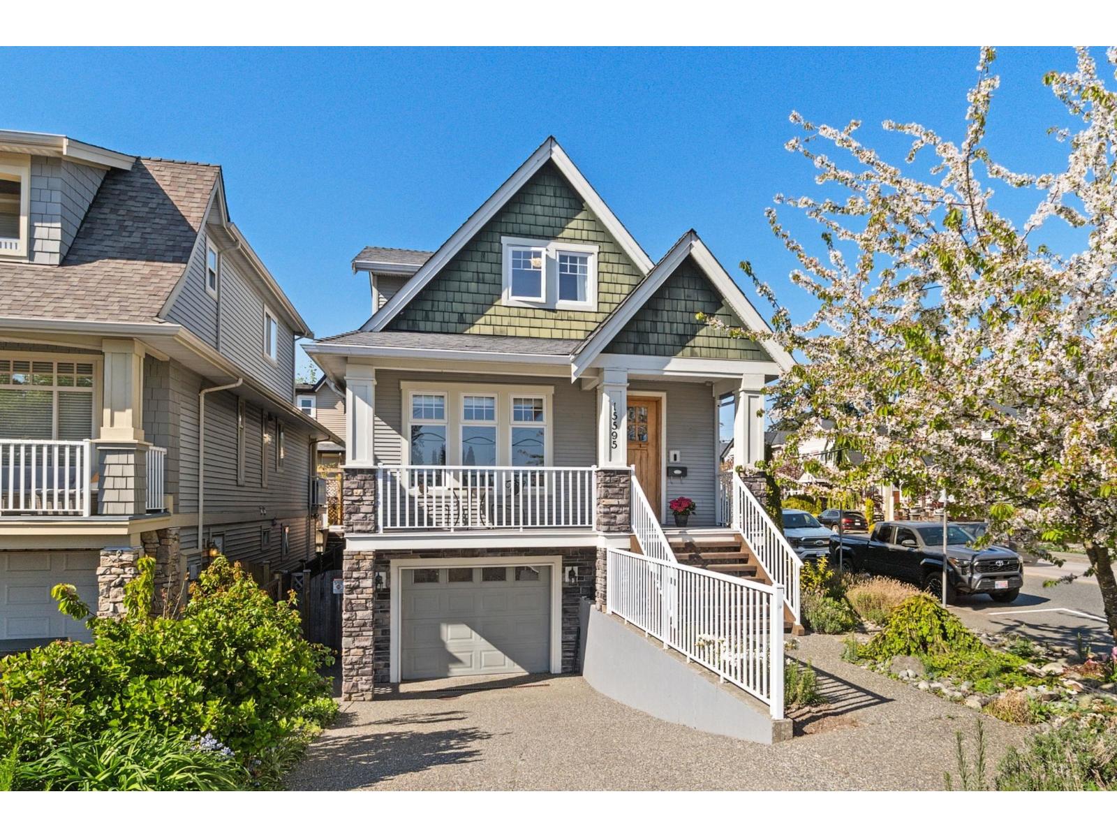 15595 Thrift Avenue, White Rock, British Columbia  V4B 2L8 - Photo 1 - R3118369