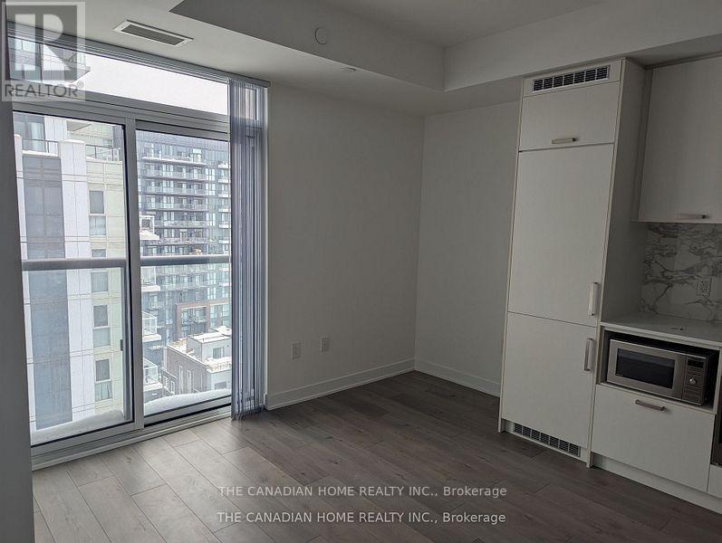 1103 - 10 Honeycrisp Crescent, Vaughan, Ontario  L4K 0M7 - Photo 6 - N12853414