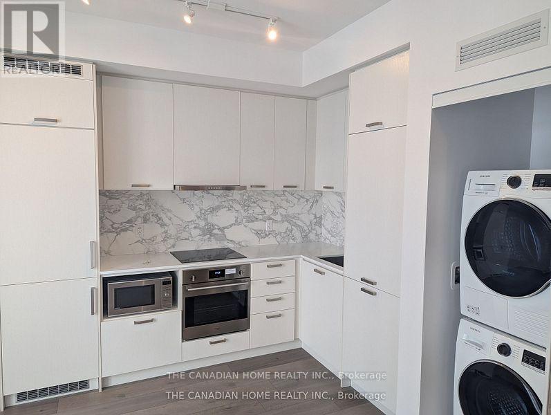 1103 - 10 Honeycrisp Crescent, Vaughan, Ontario  L4K 0M7 - Photo 3 - N12853414