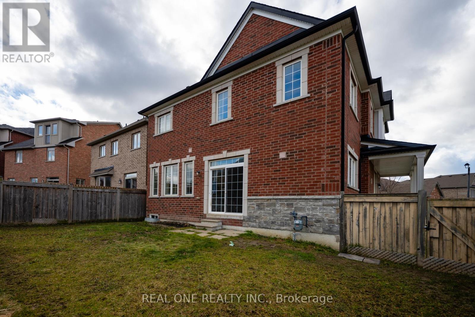 1136 Cenotaph Boulevard, Newmarket, Ontario  L3X 0A7 - Photo 19 - N12954826