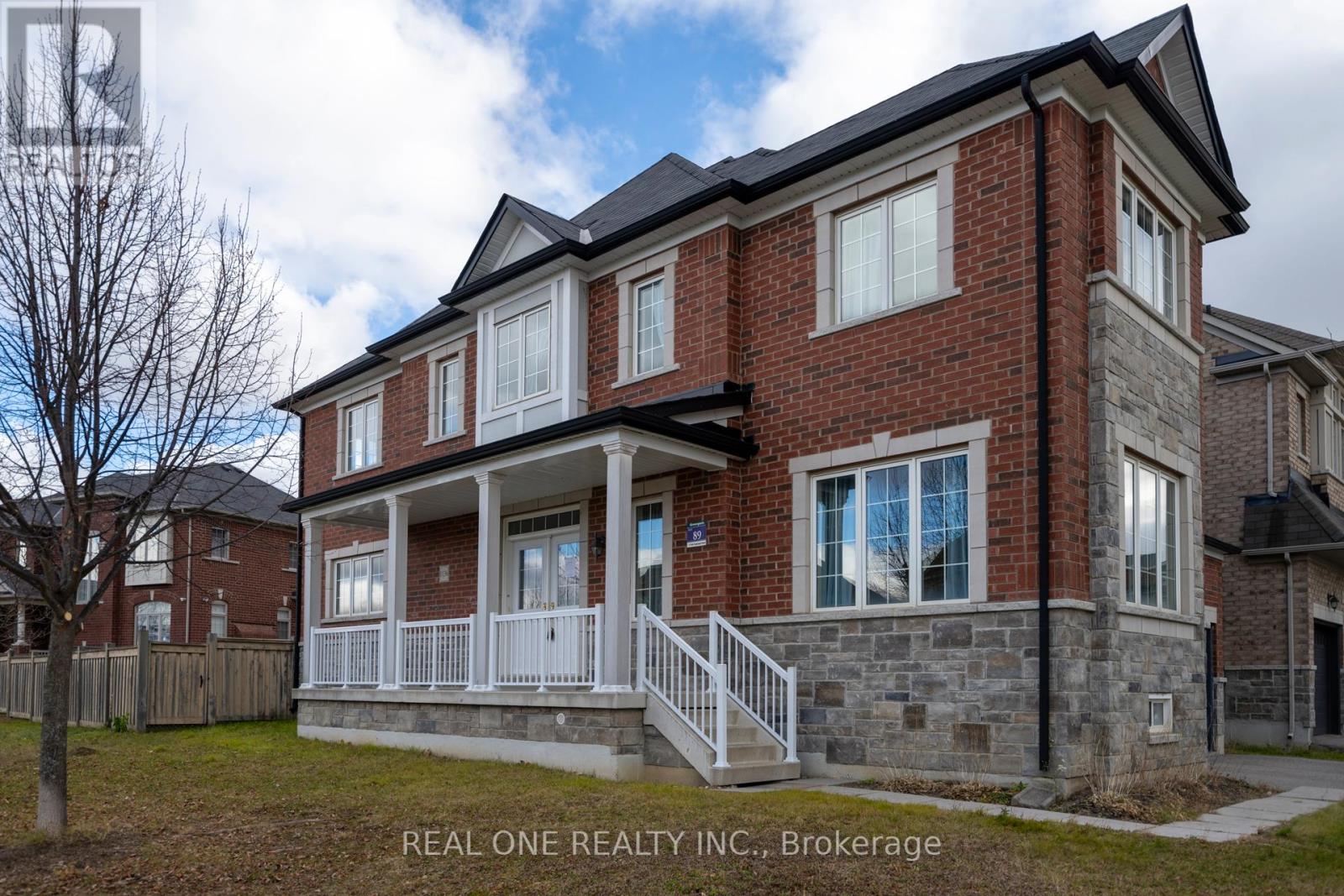 1136 Cenotaph Boulevard, Newmarket, Ontario  L3X 0A7 - Photo 2 - N12954826