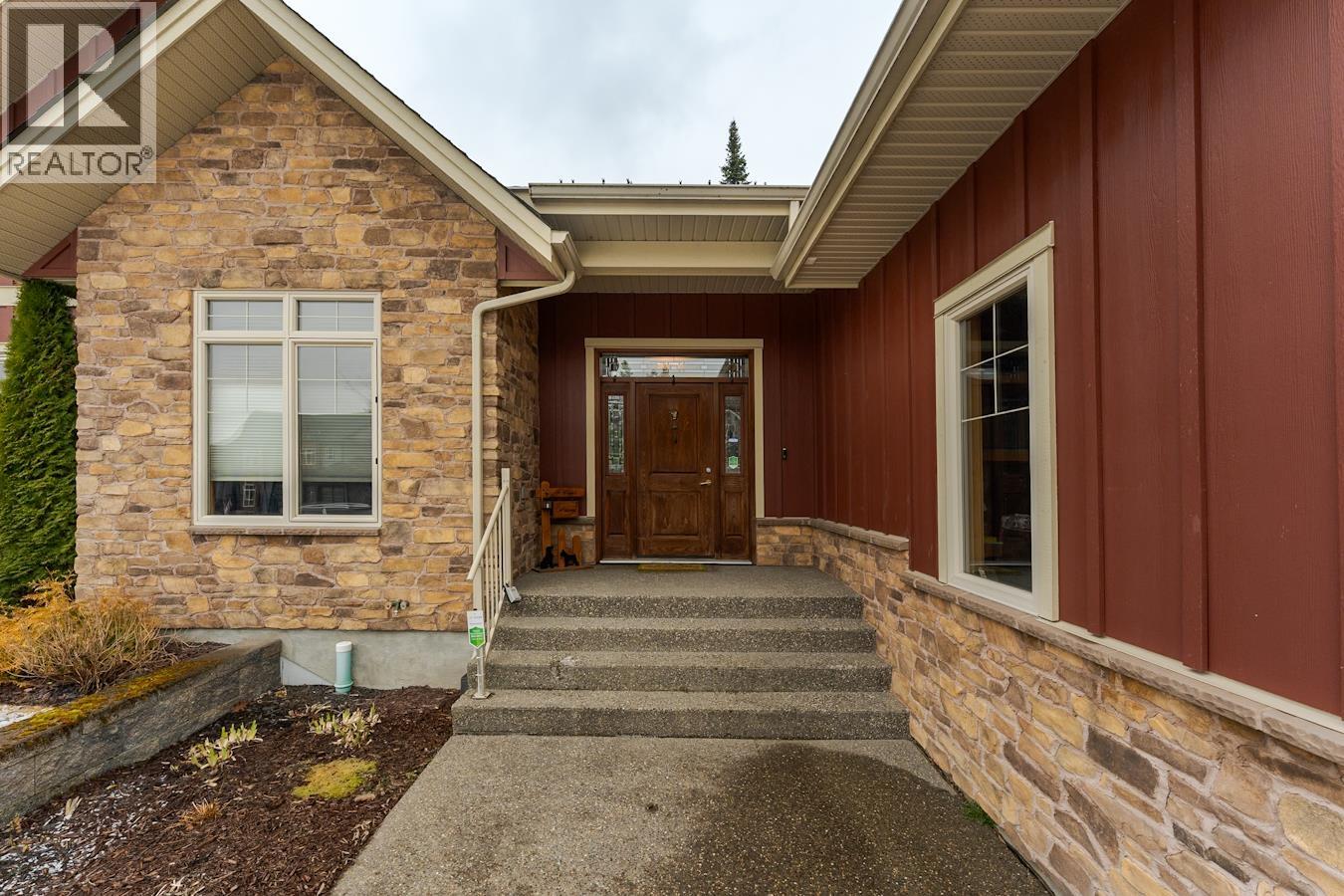 2703 Maurice Drive, Prince George, British Columbia  V2N 0C8 - Photo 2 - R3110275