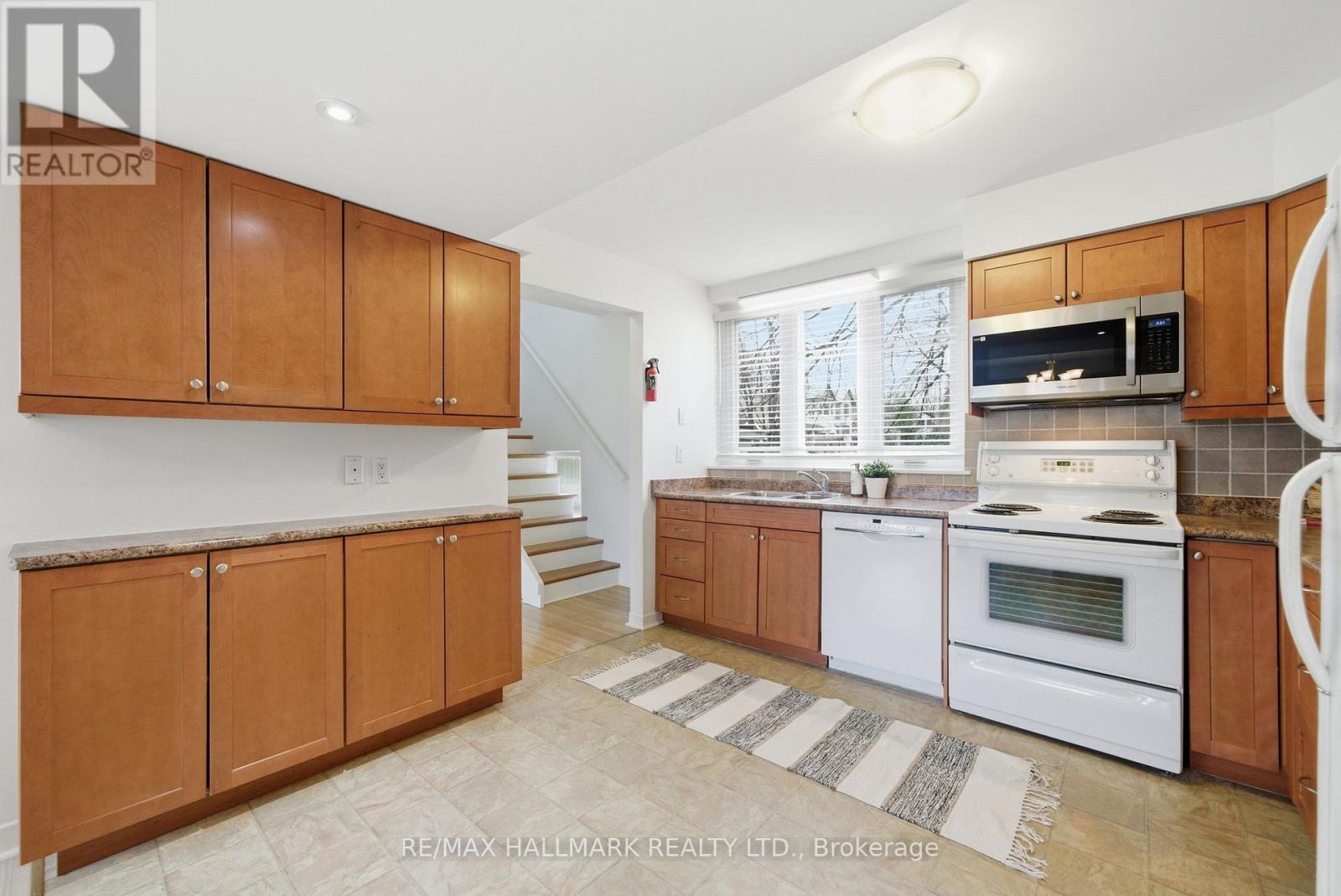 28 Langbourne Place, Toronto, Ontario  M3B 1A9 - Photo 13 - C13072140