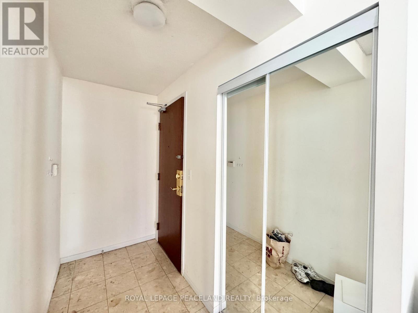 703 - 3 Pemberton Avenue, Toronto, Ontario  M2M 4M1 - Photo 2 - C13072162