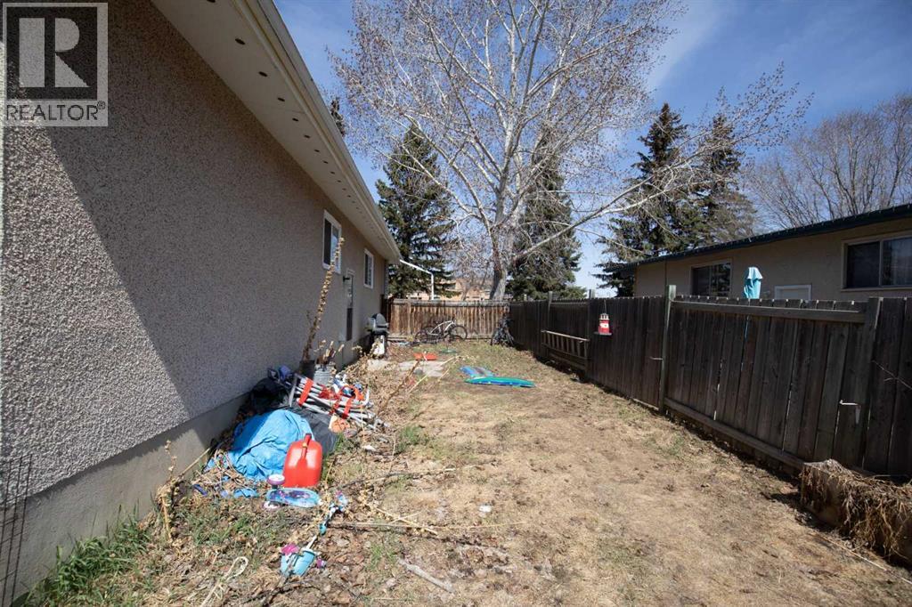 5615 56 Avenue, Lacombe, Alberta  T4L 1L9 - Photo 4 - A2306786